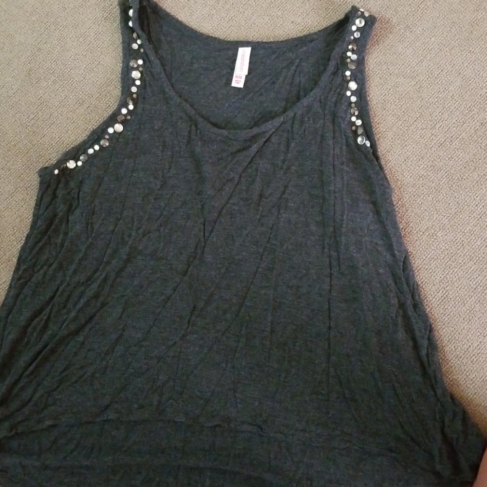 Gray tank
